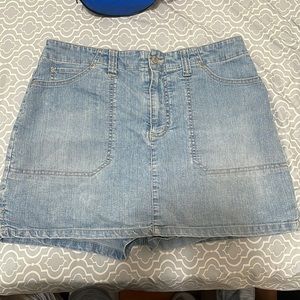 Gloria Vanderbilt Jean skort